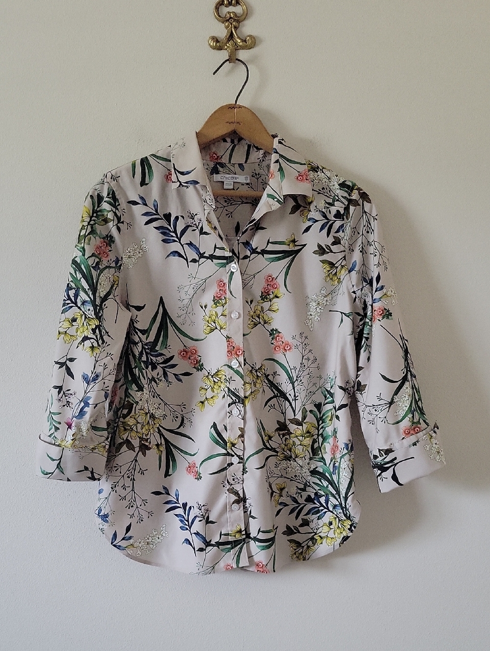Chico's No Iron Tan Wildflower Print 3/4 Sleeve Button Down Shirt Size Small/6